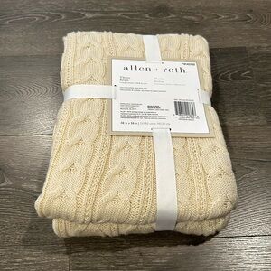 Allen + Roth Cable Knit Throw